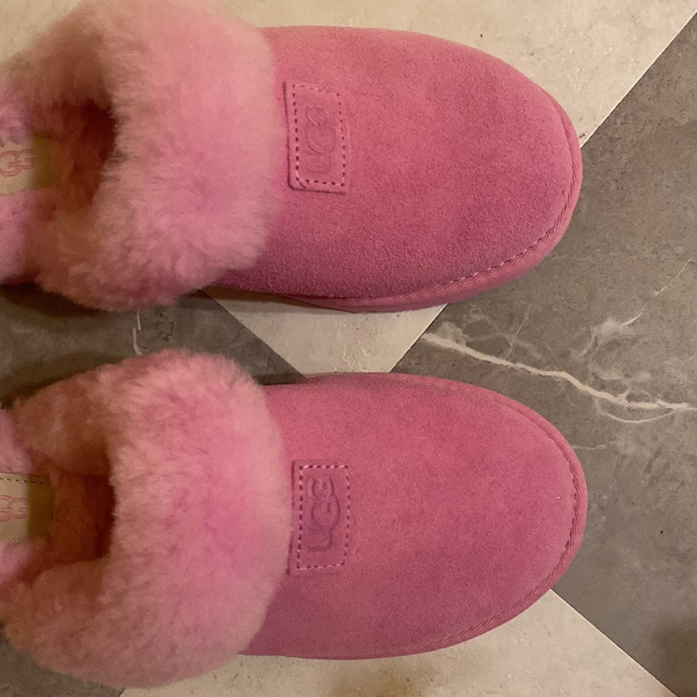 Ugg Shoes Ugg Cozy Slipper shoes echinacea New Without Tags Size 9 Barbiecore - Picture 6 of 10